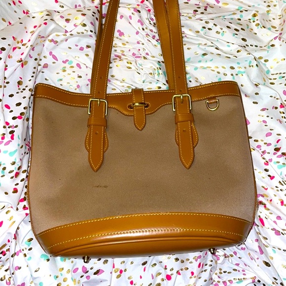 Dooney & Bourke Handbags - Dooney and Bourke bucket bag